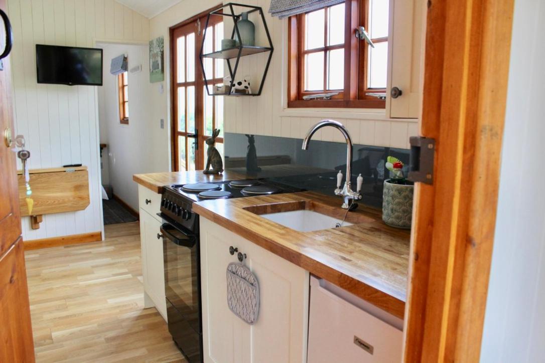Hare'S Hut Villa Saint Clement Екстериор снимка